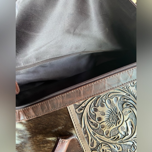 New Rustic Vintage Unisex Duffel Cowhide Bag Weekender Tan Brown Toooled Leather - Picture 11 of 12